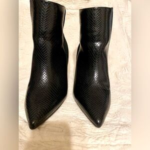 Sexy Black Boots snake skin pattern